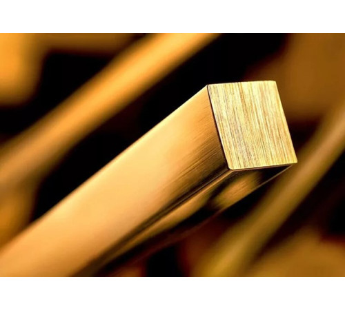 Латунный квадрат