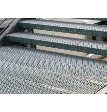 Ступень с противоскольжением